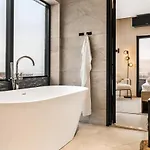 Tatil Evi Lofoten Luxury With Seaview Sauna And Jacuzzi Kleppstad