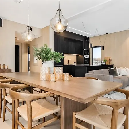 Feriehus Lofoten Luxury With Seaview Sauna And Jacuzzi