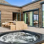 Casa vacanze Lofoten Luxury With Seaview Sauna And Jacuzzi Kleppstad