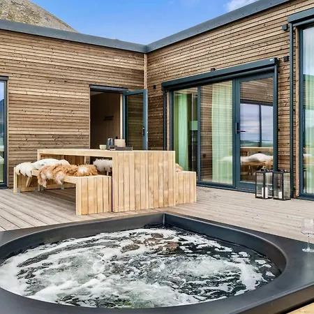 펜션 Lofoten Luxury With Seaview Sauna And Jacuzzi Kleppstad